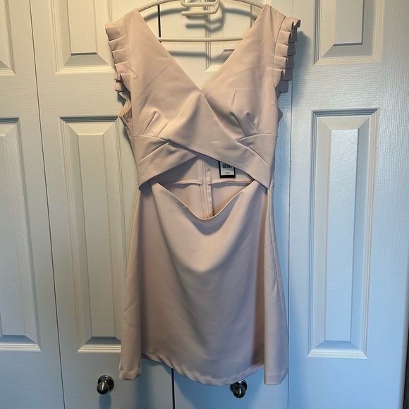 Cute Lavender Dress with Stomach Cutout Detail - Picture 2 of 4